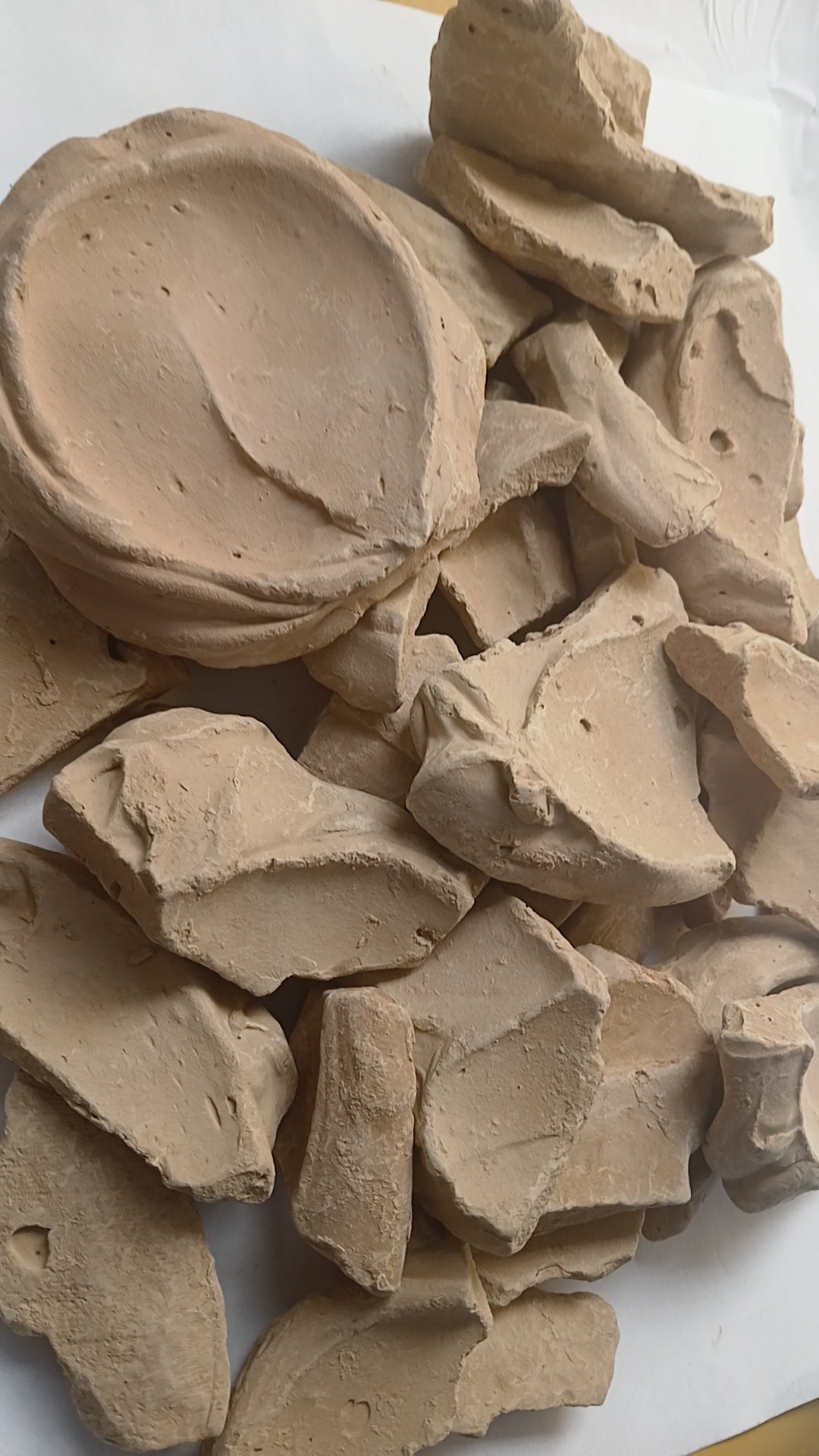 Pure & Natural Edible Clay: Earth's Gentle Gift