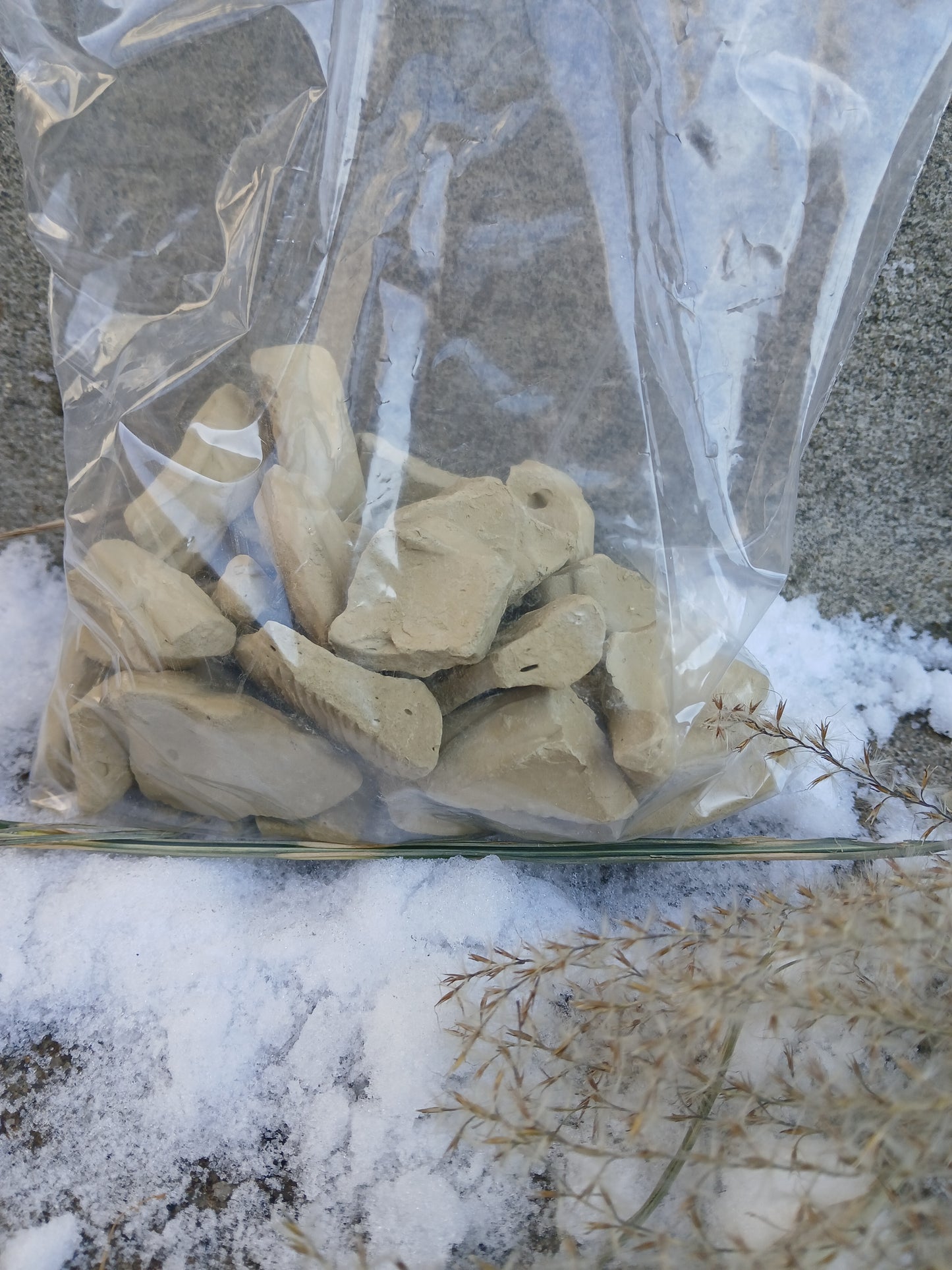 Pure & Natural Edible Clay: Earth's Gentle Gift